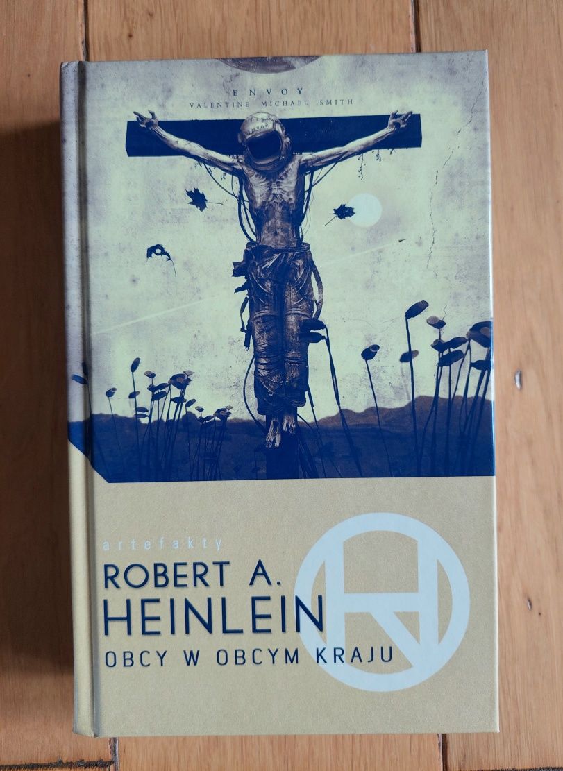 Obcy w obcym kraju, Heinlein, NOWA