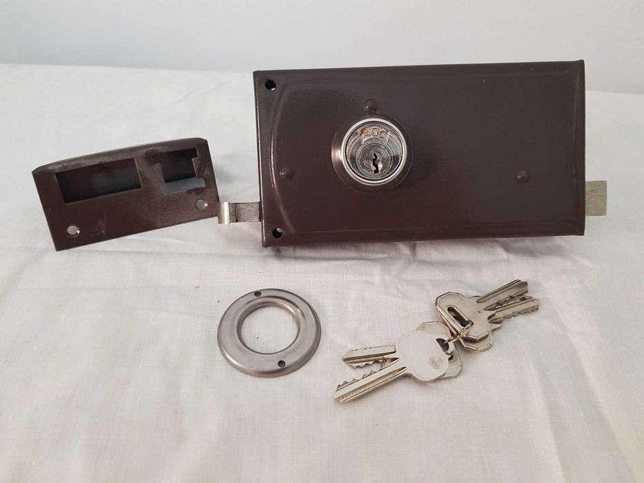 Fechadura de canhão fixo