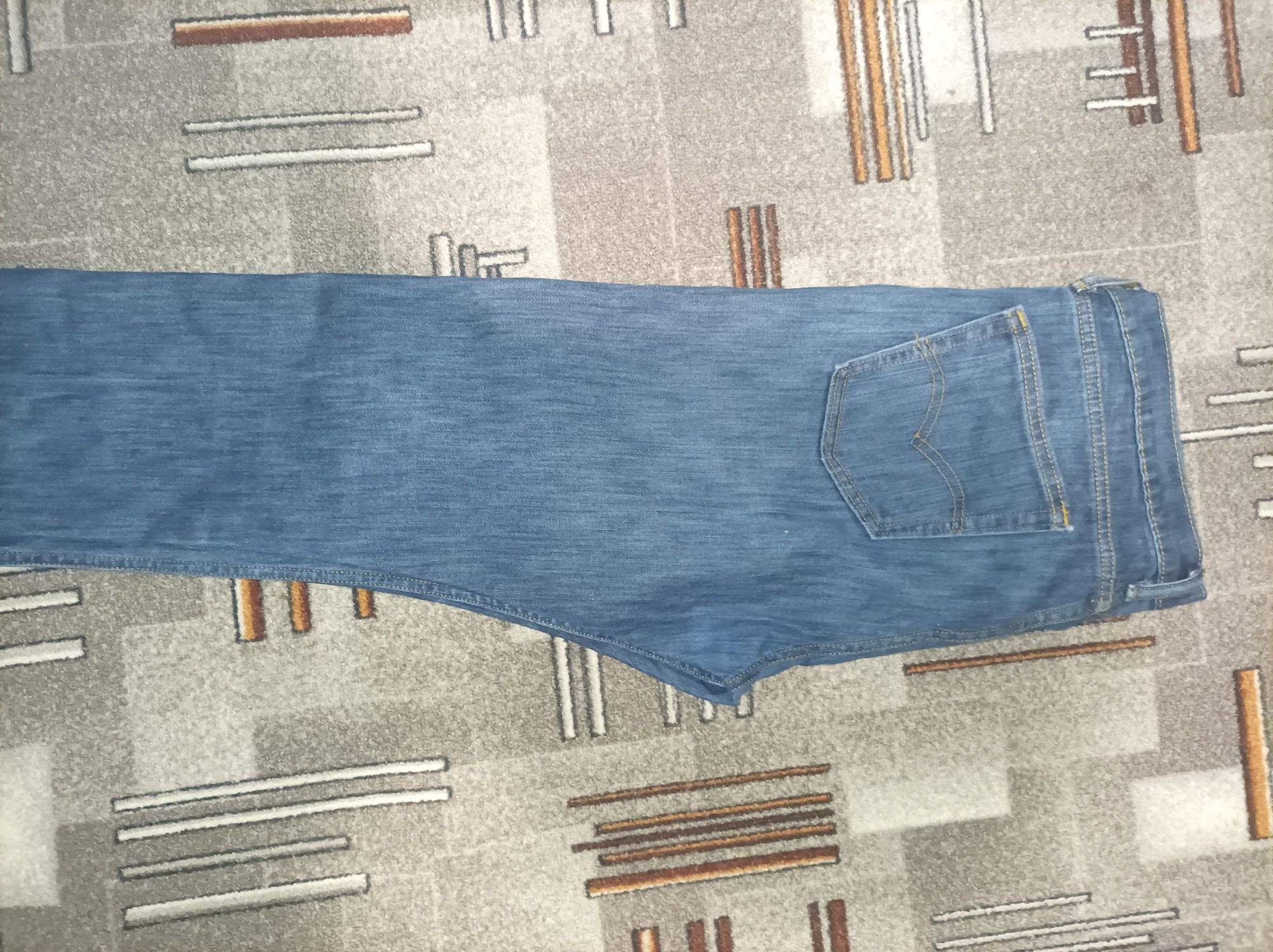 Джинсы Levi's 510