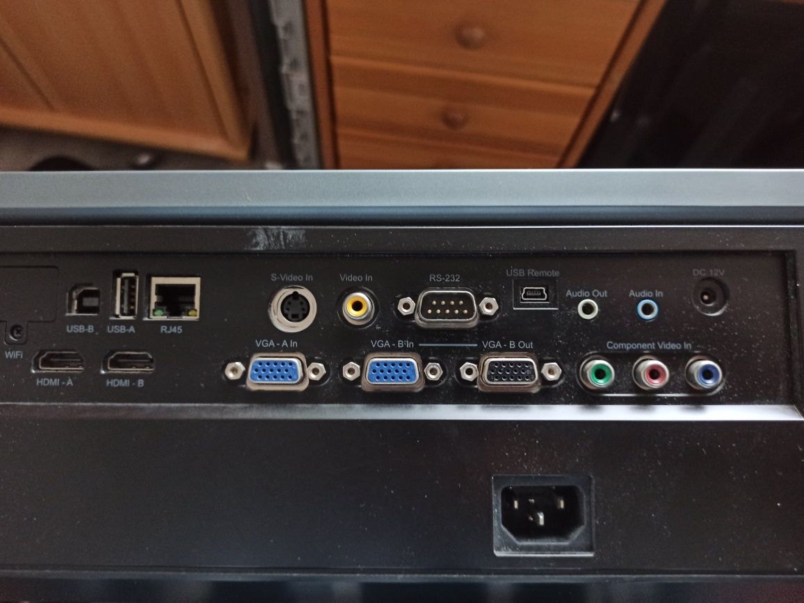 Projektor DELL 7700 FULL HD