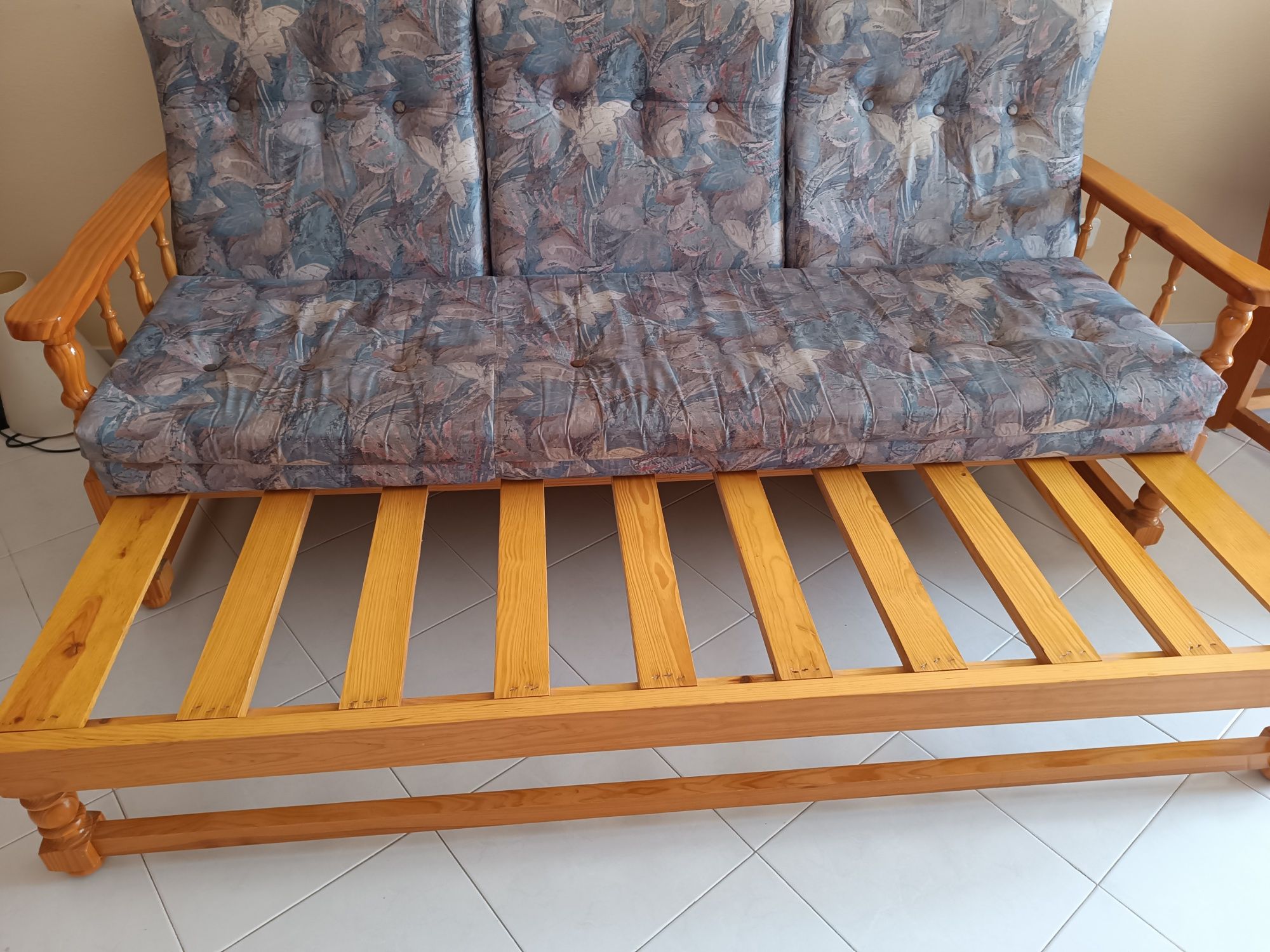 Sofá cama em bom estado