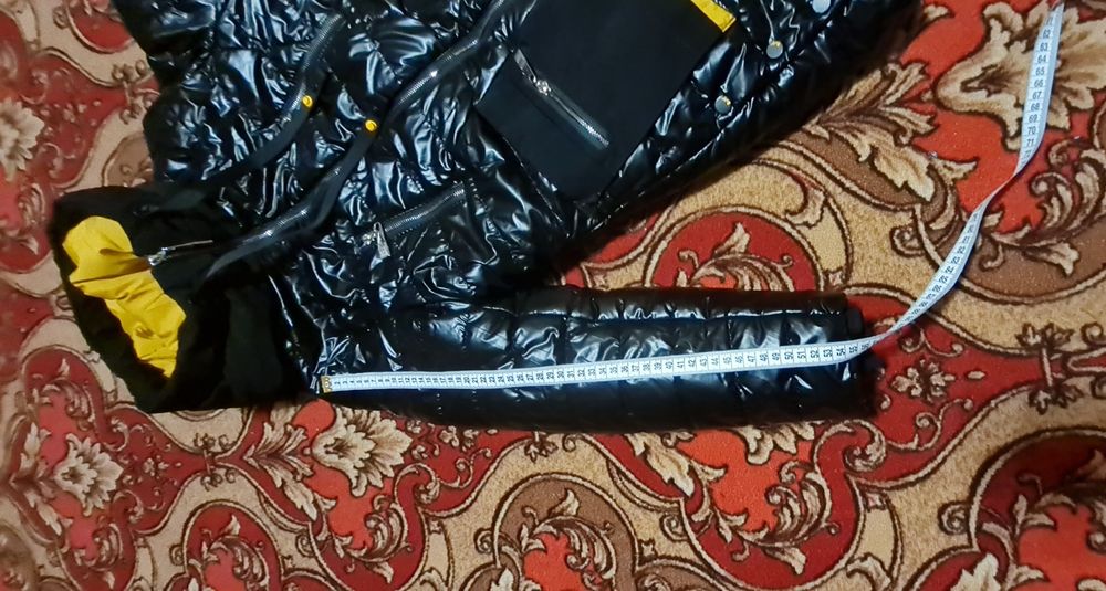 Продам куртку на дівчину