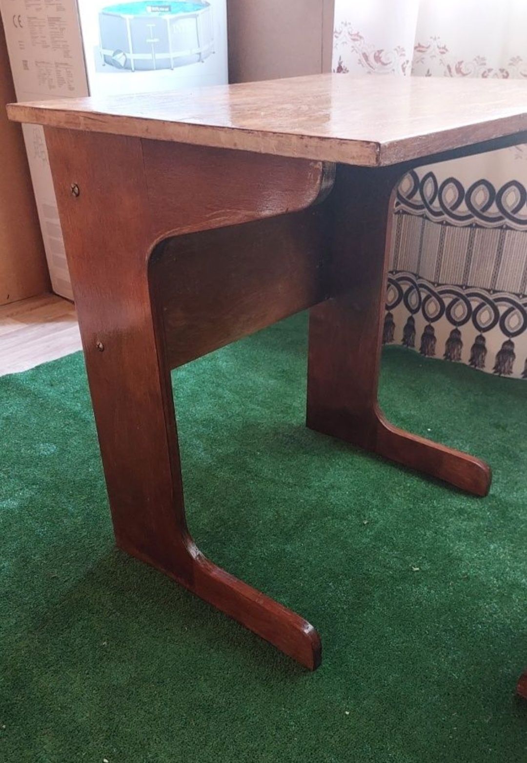 Деревянная школьная парта / стол
