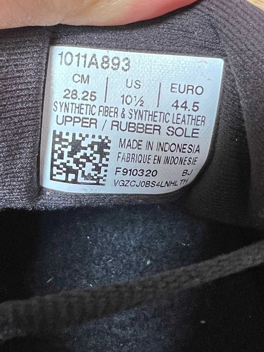 Кросівки Asics gore-tex 44,5 розміру