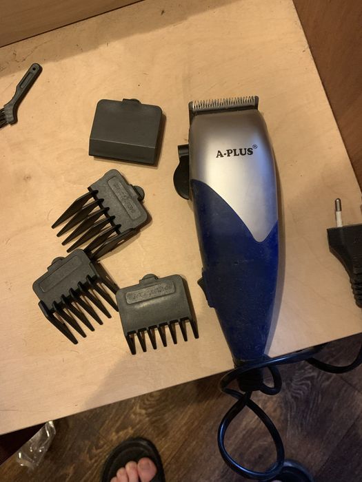 Машинка для стрижки побутова