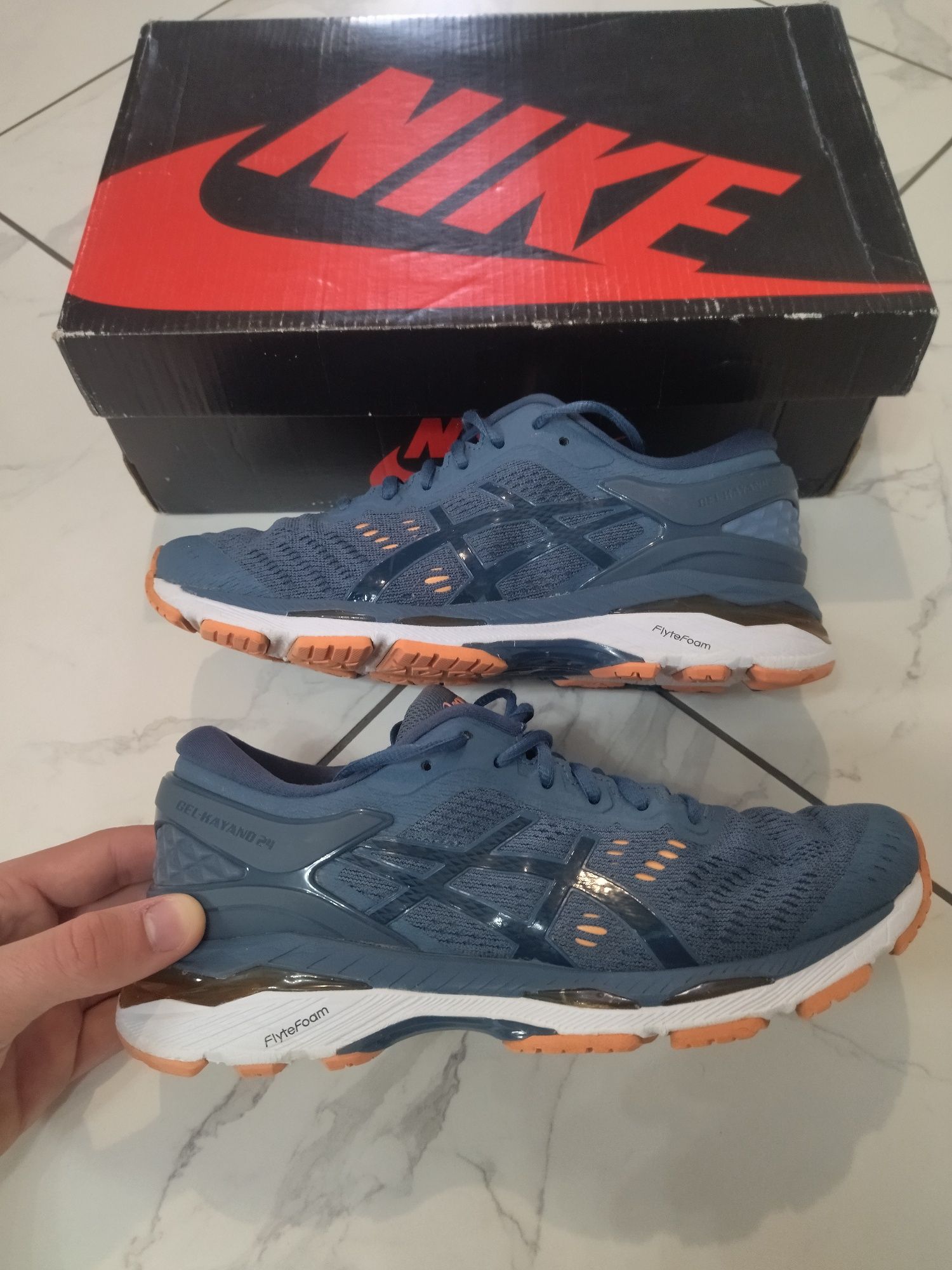 Кросівки для бігу ASICS Gel-Kayano 24