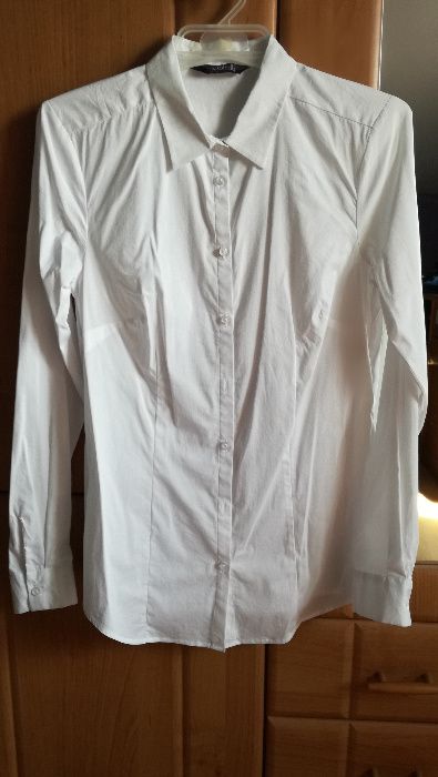 Biała koszula, rozmiar M/L
