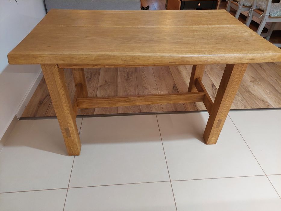 Stół dębowy (krzesła w zestawie)