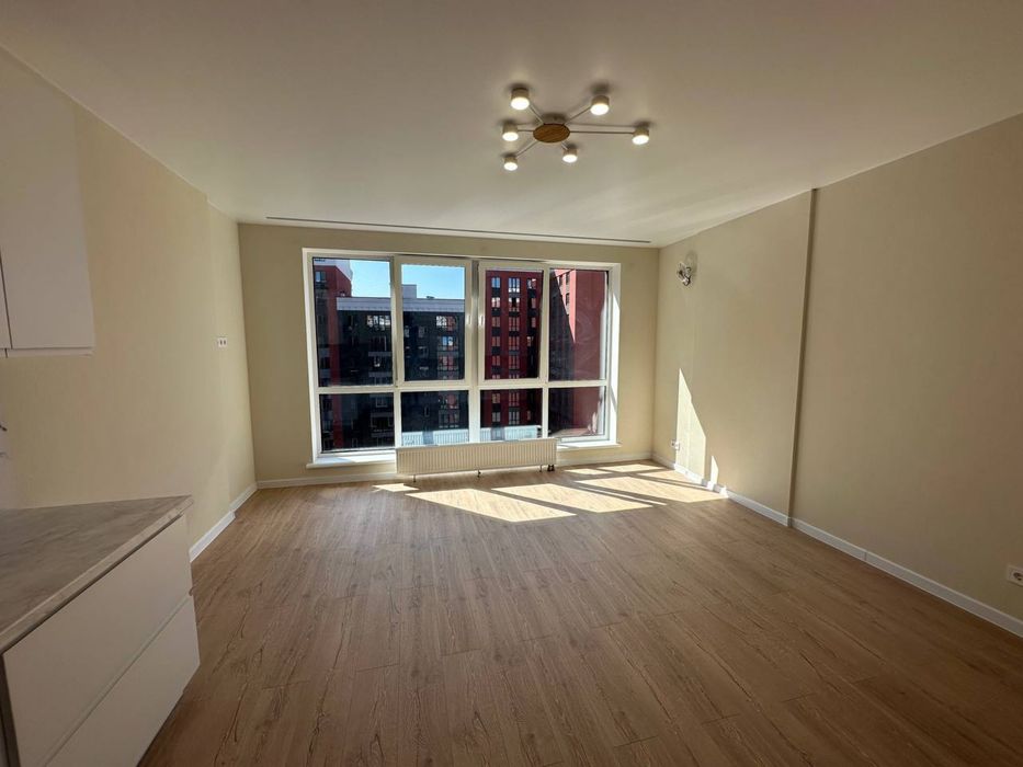 Простора квартира щ новим ремонтом! Без комісії! 15 зв ввд Києва!