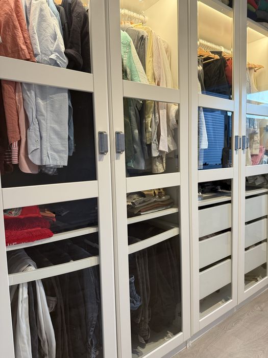 Roupeiro IKEA c/ 4 portas