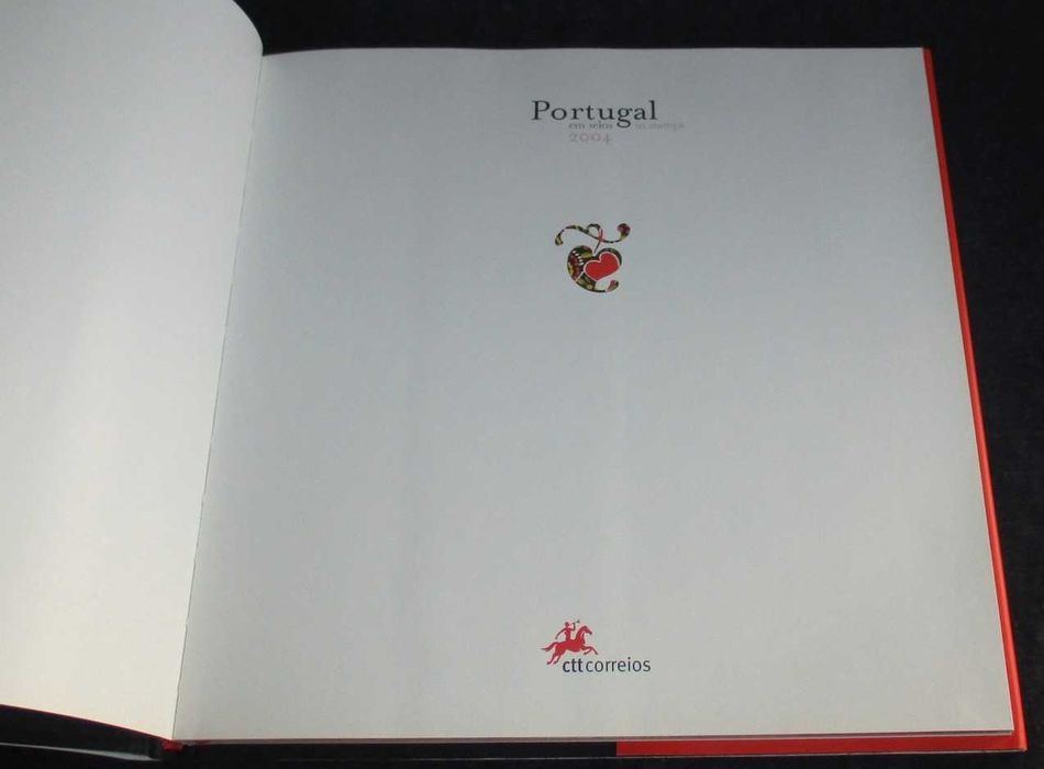 Filatelia - Livro Portugal em selos 2004 completo