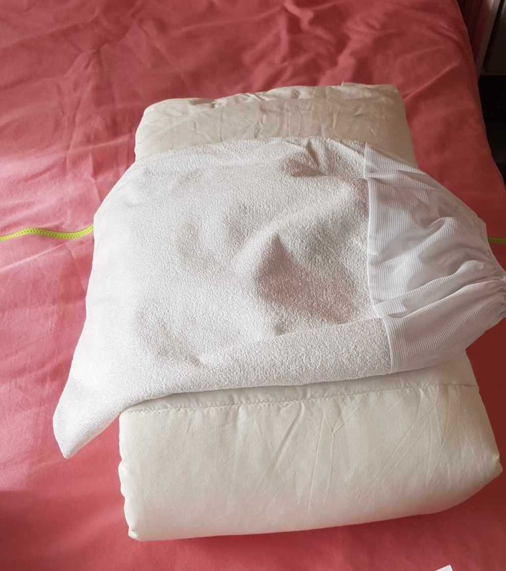 Cama/berço bebé com roupa