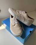 Sapatilhas bejes de skate da Lakai Riley Hawk x Indy collab