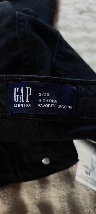 Czarne spodnie jeansy GAP denim High Rise rozmiar S/26