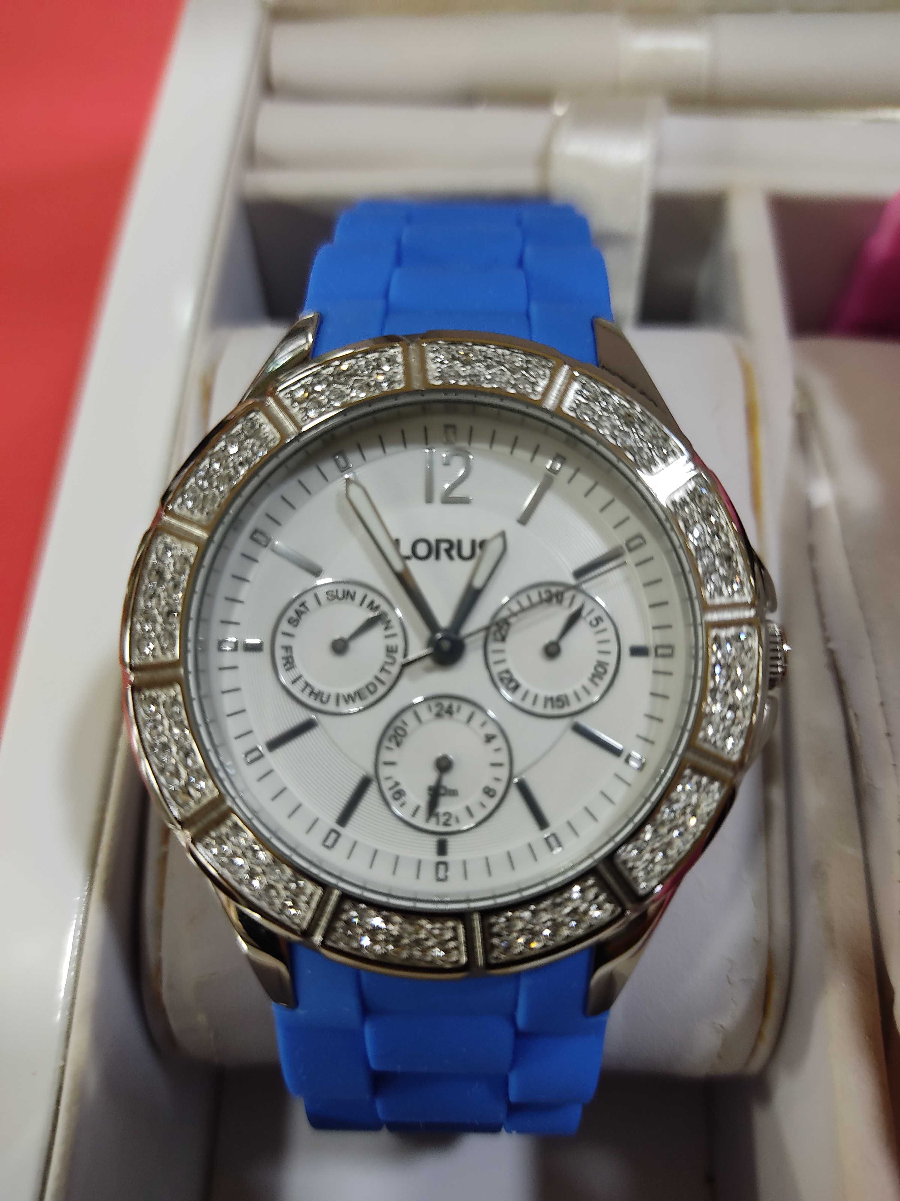 Relógio Lorus com 5 braceletes e 3 aros