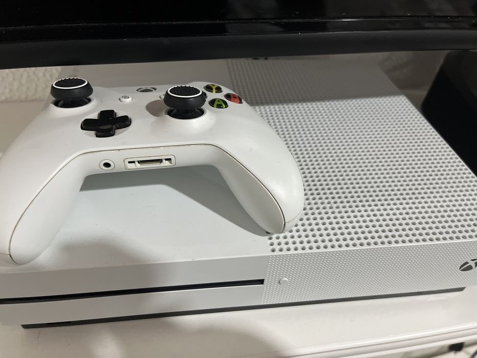 Xbox One S 781GB