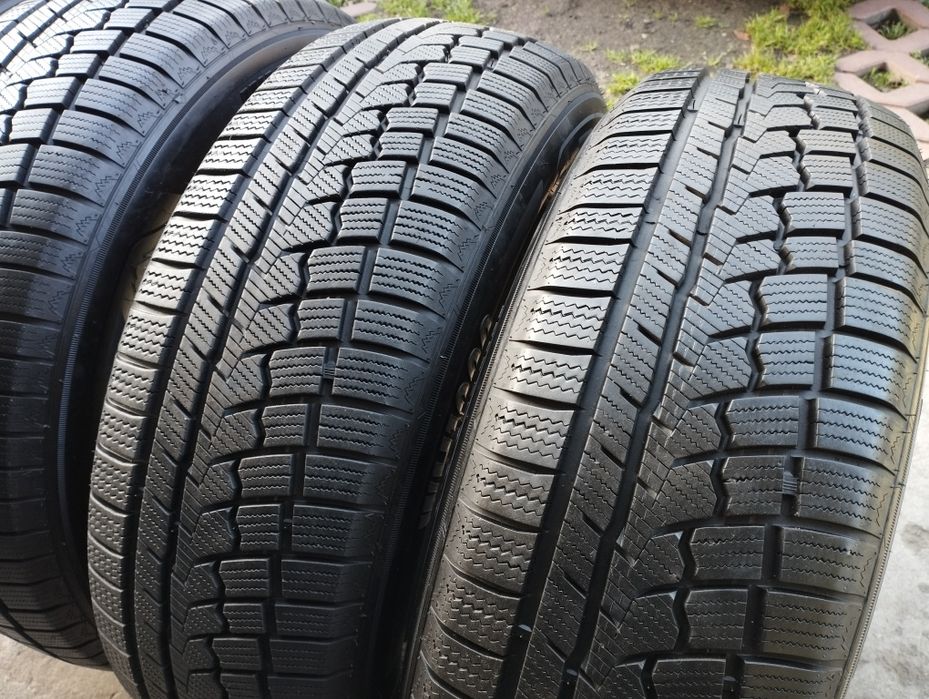 Opony zimowe Zeetex 215/60/17