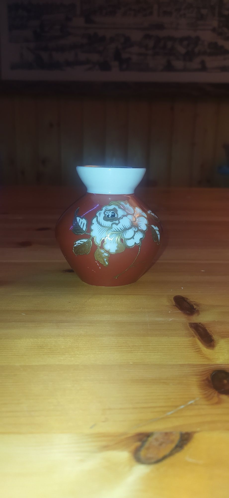Антикварна порцелянова вазочка