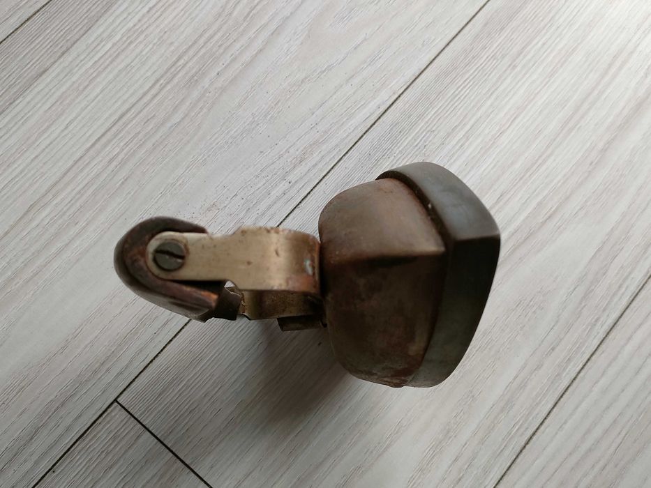 Zabytkowe żelazko stare