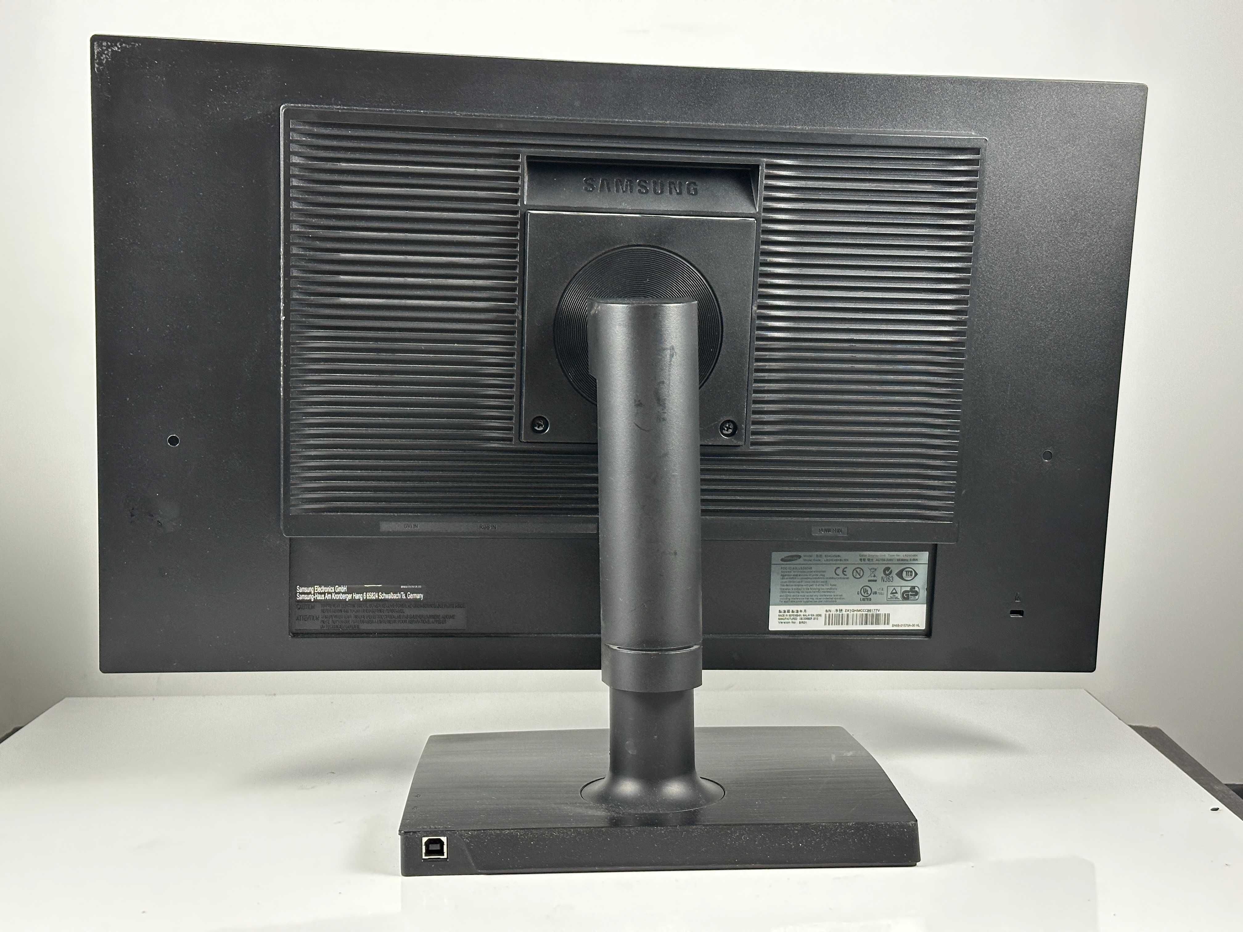 Monitor 24" Samsung S24C450 / DVI, D-Sub (VGA) + stopka