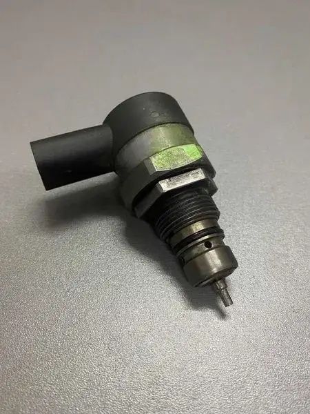 клапан паливної рейки ауді а6 с6 2.7тді