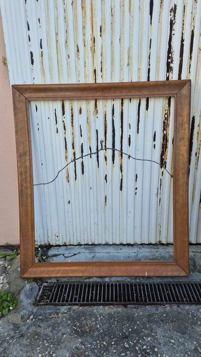 Molduras grandes em madeira