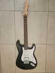 Гітара Fender Squier Bullet + тримач гітари