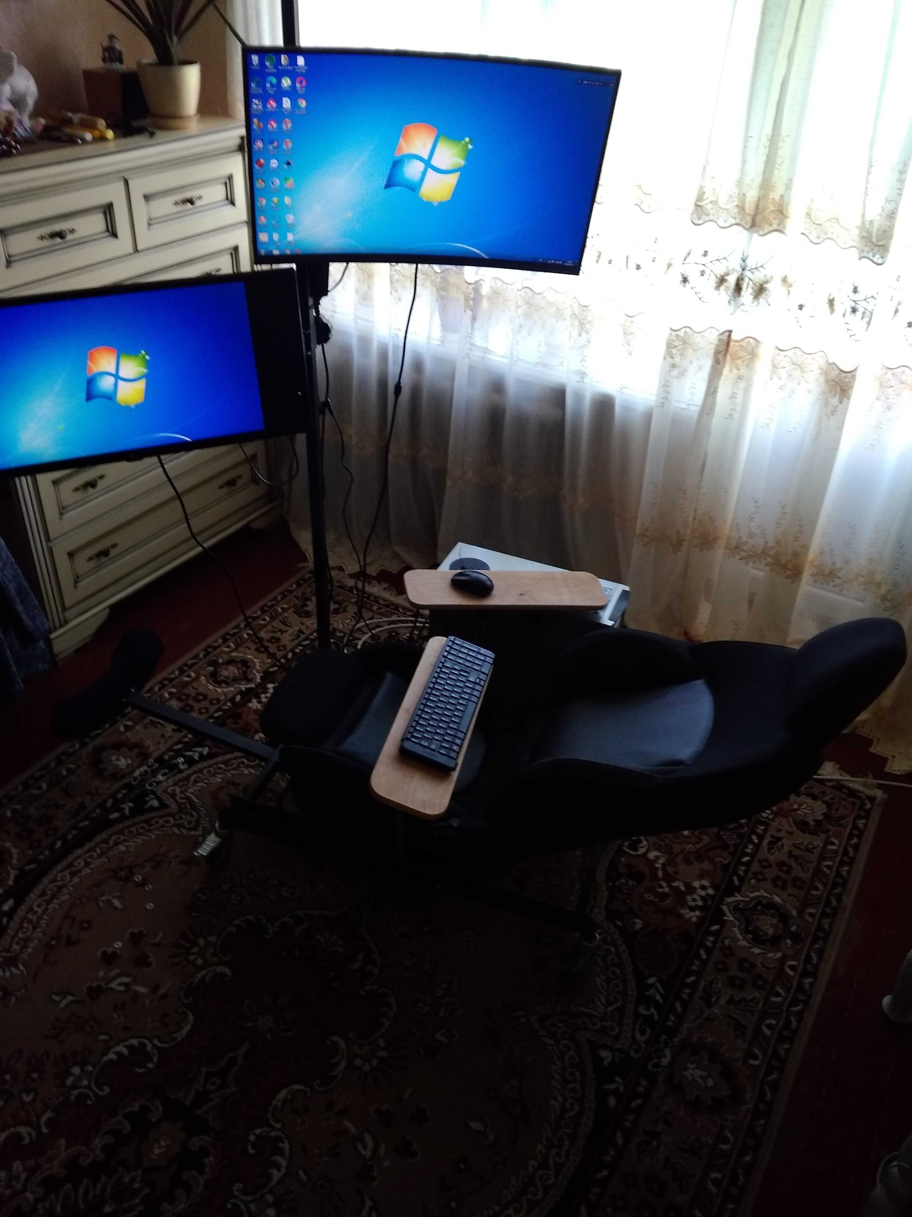 Комп'ютерне крісло ! З кріпленням для двох моніторів