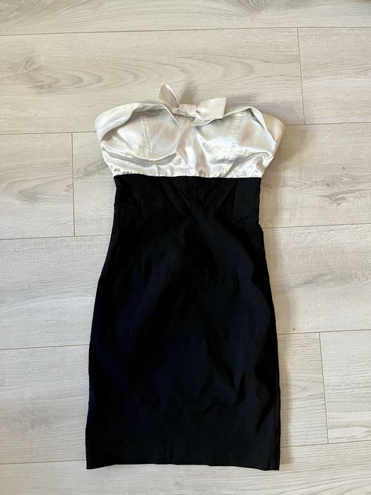 Obcisła mini sukienka