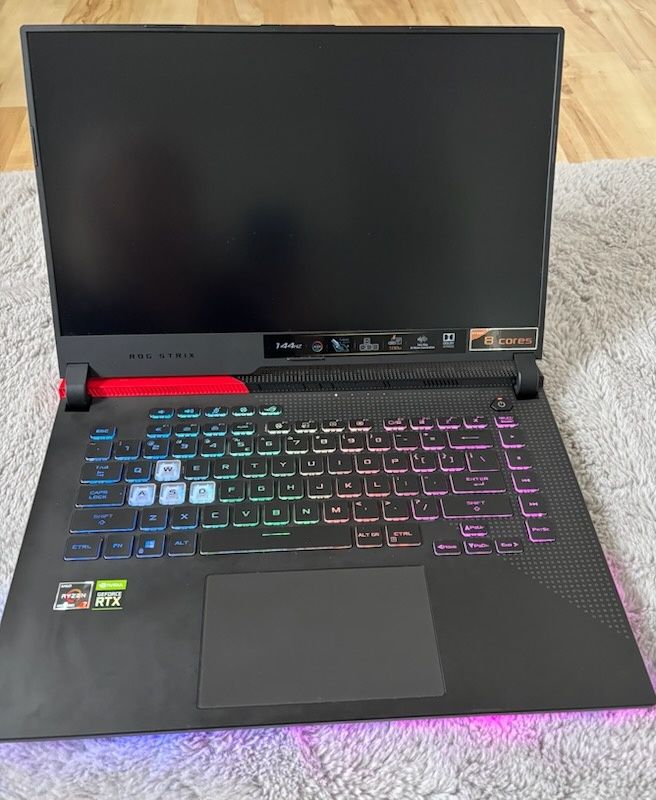 Laptop ASUS rog strix G513 gaming