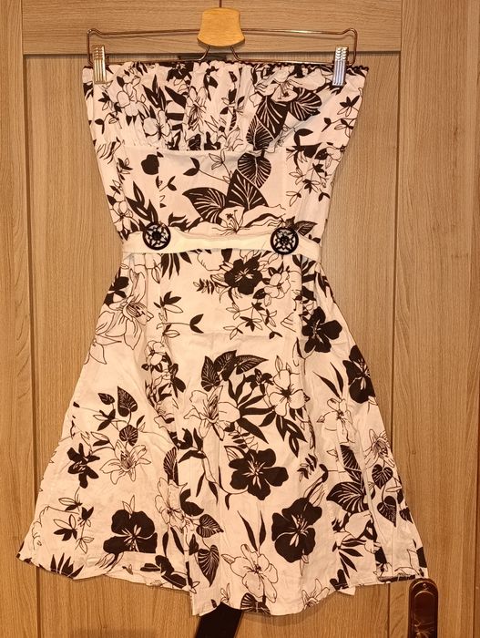 Sukienka w kwiaty