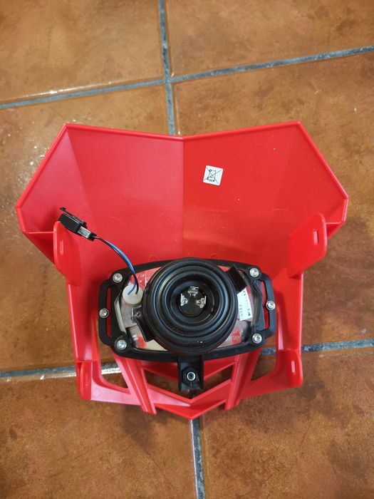 Novo. Farol Polisport LMX.