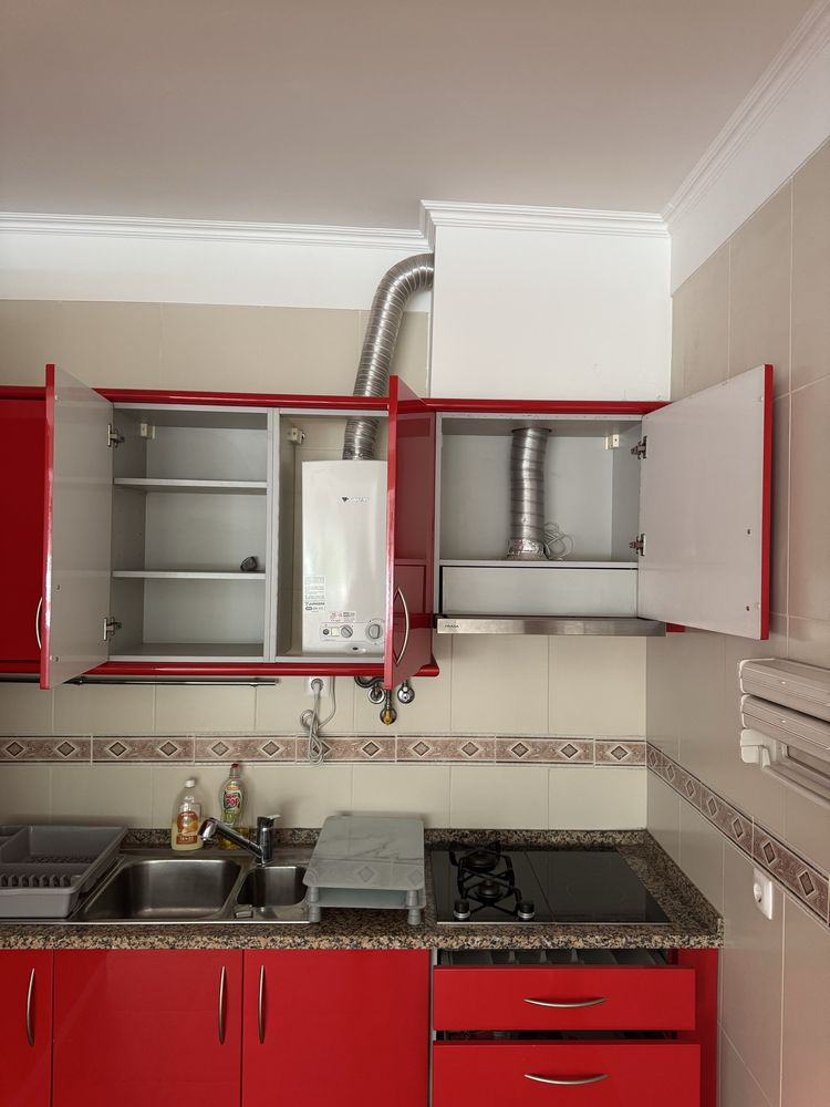 Cozinnha vermelha completa
