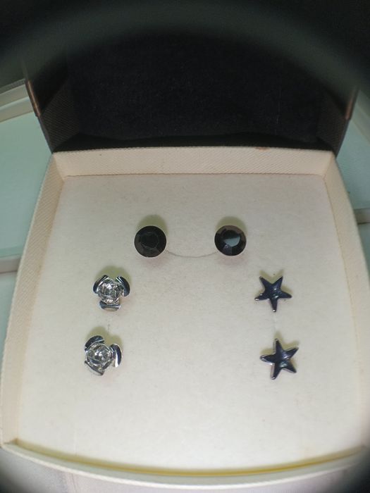 Srebrne kolczyki 925 sztyfty zestaw róże gwiazdki czarne oczko