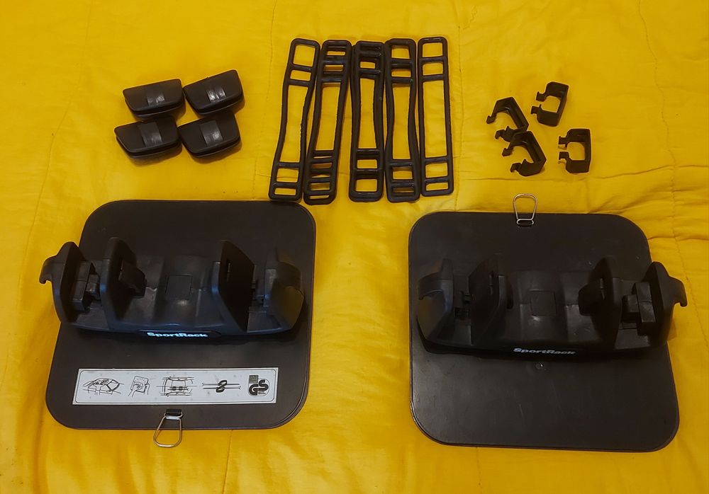 Transportador de tejadilho para pranchas de ski e snowboard.