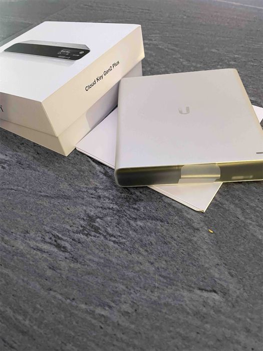 Контроллер  Ubiquiti UniFi Cloud Key Gen2 Plus - UCK-G2-PLUS