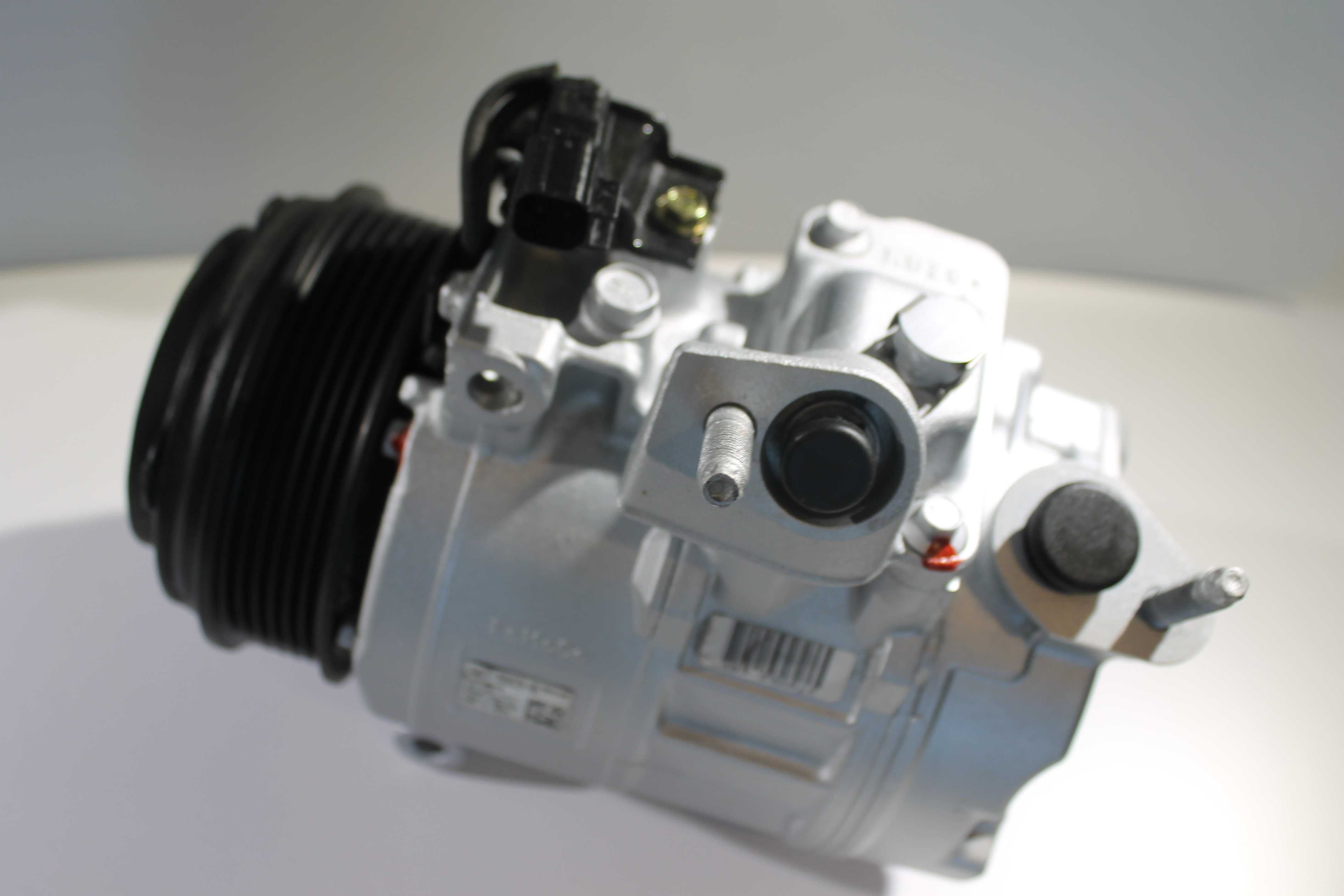 Sprężarka kompresor klimatyzacji Ford Transit Connect, Mondeo