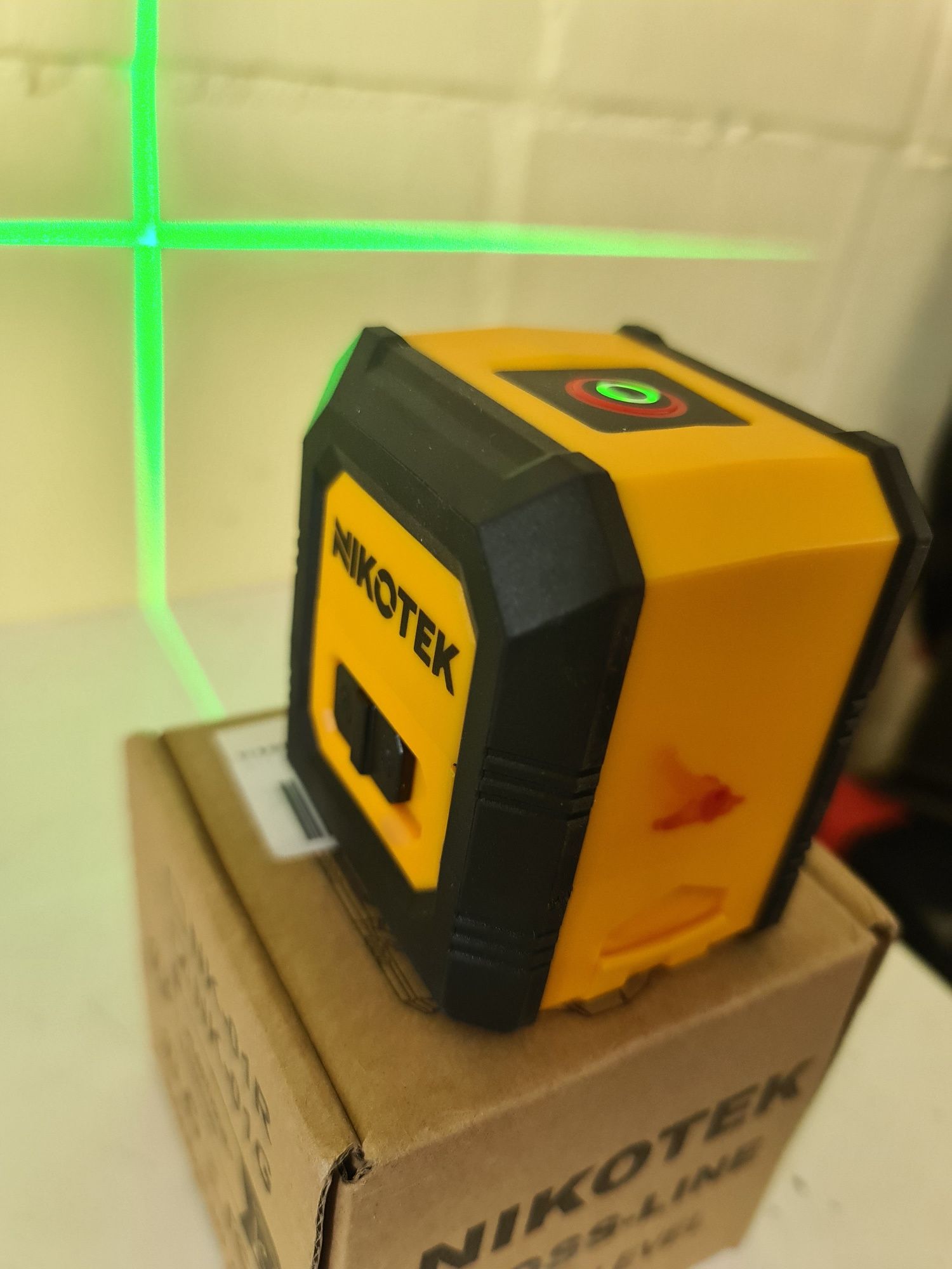 Poziomica laserowa (promień Laser)