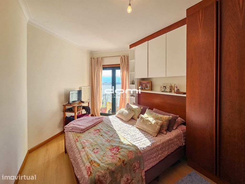 Apartamento T3, sito no centro da cidade de São Pedro do Sul