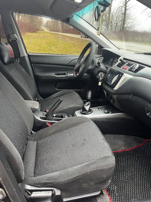 Міцубіші лансер 9