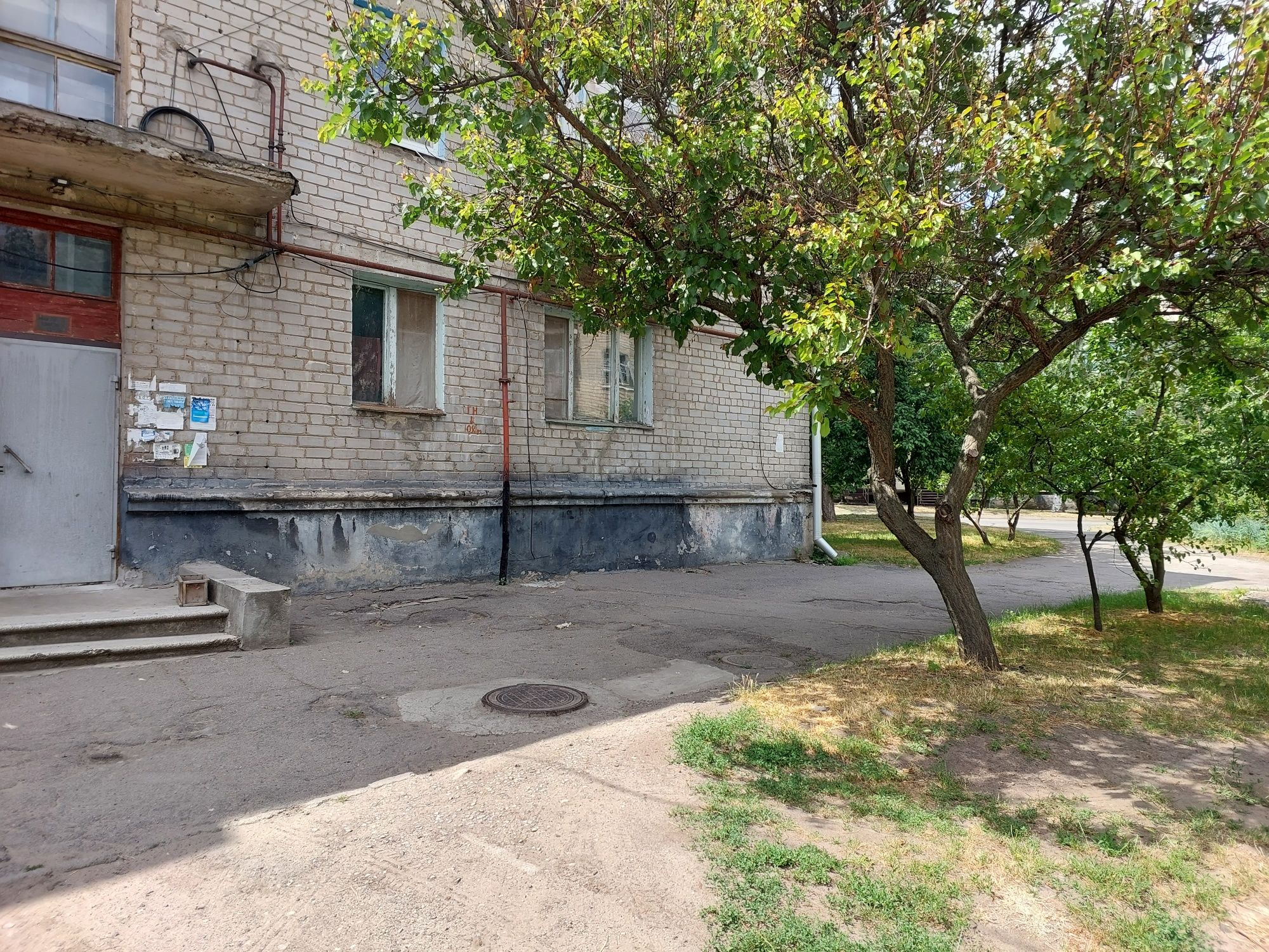 Квартира під комерцію з можливістю прибудови та окремого входу