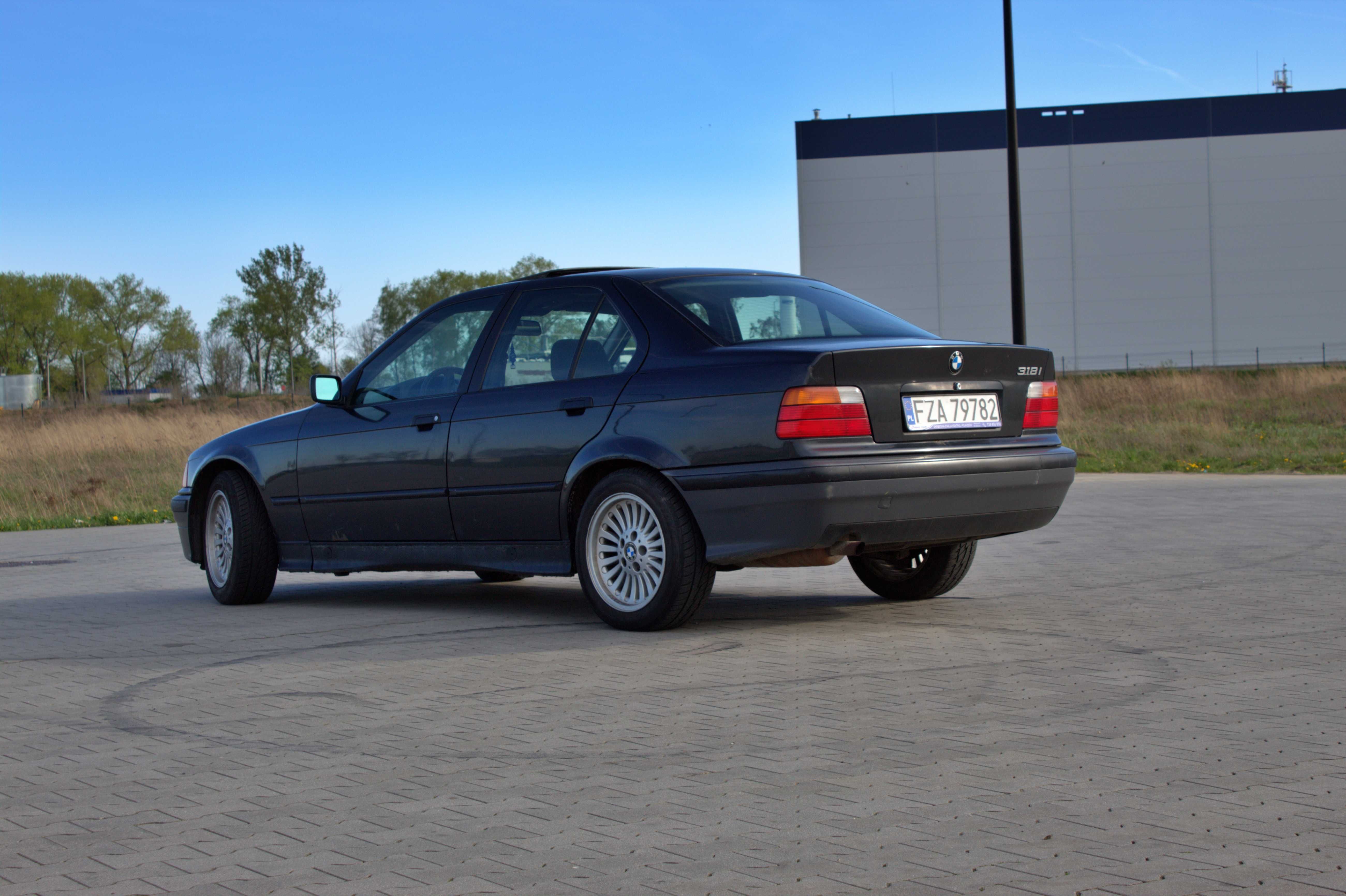 BMW 318i E36 sedan oryginał 1992