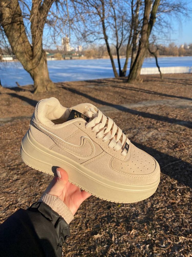 Жіночі кросівки Nike Air Force I