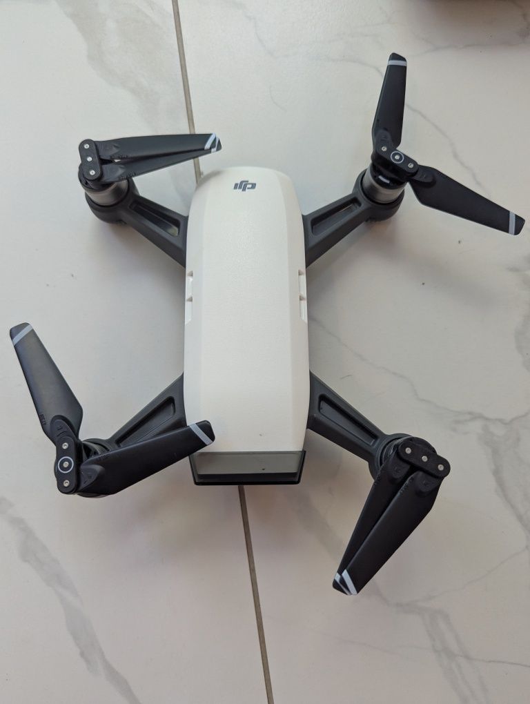 Dron DJI Spark Fly more combo FCC
