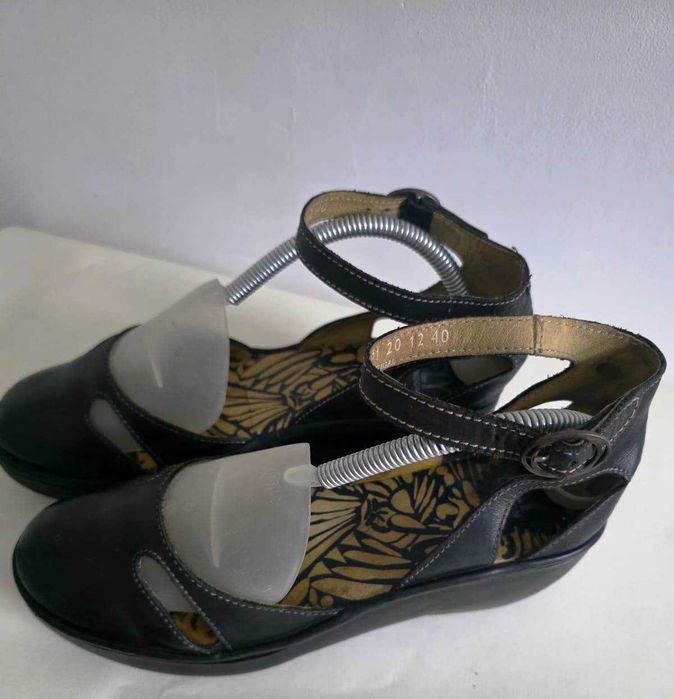 Fly London buty Yunafly