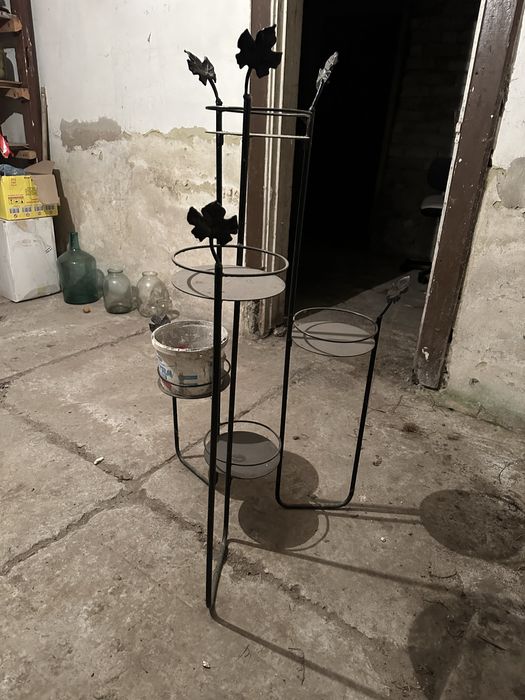 Підставка під вазони