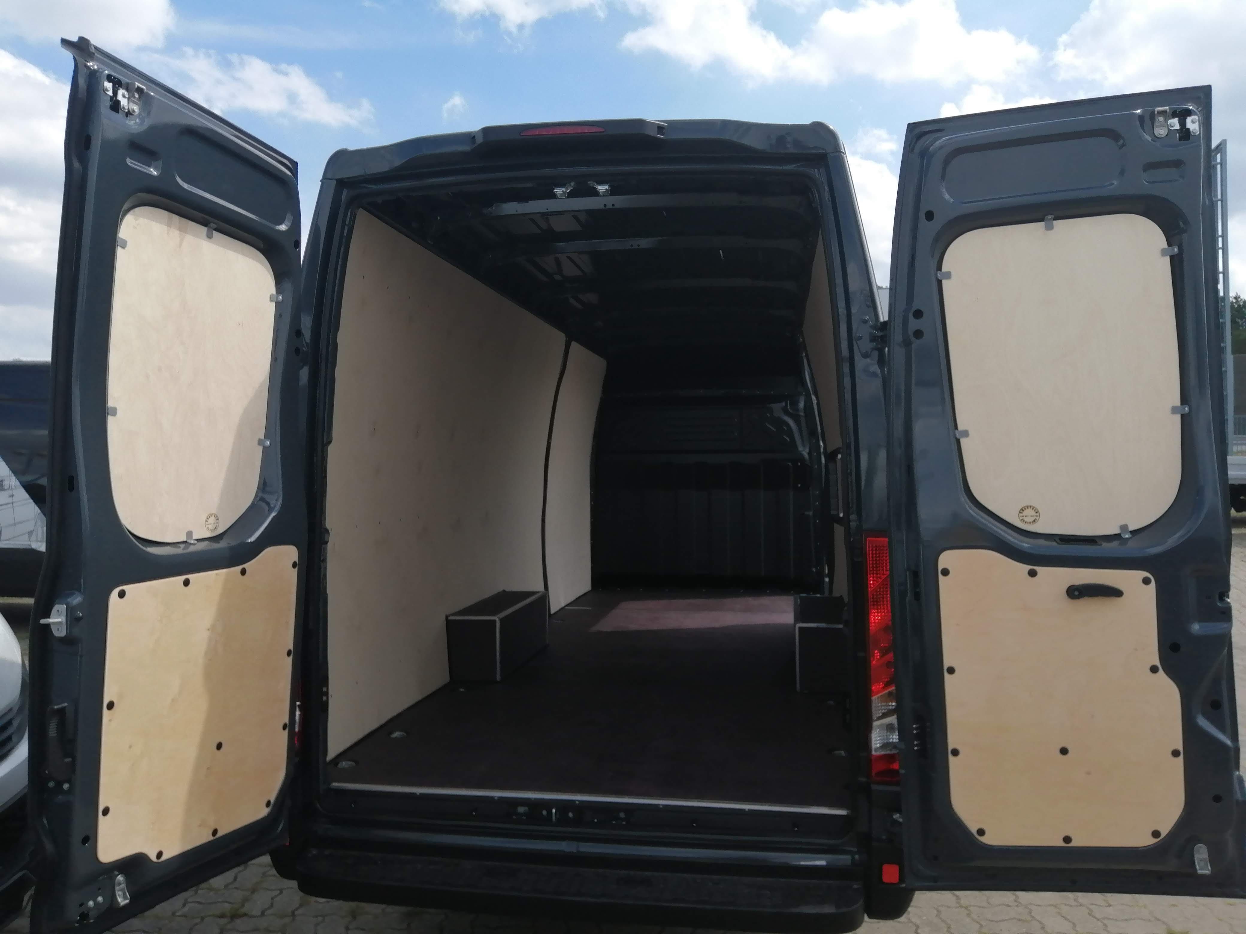 Zabudowa samochodu dostawczego Iveco Daily l4h2 KNAUTECH