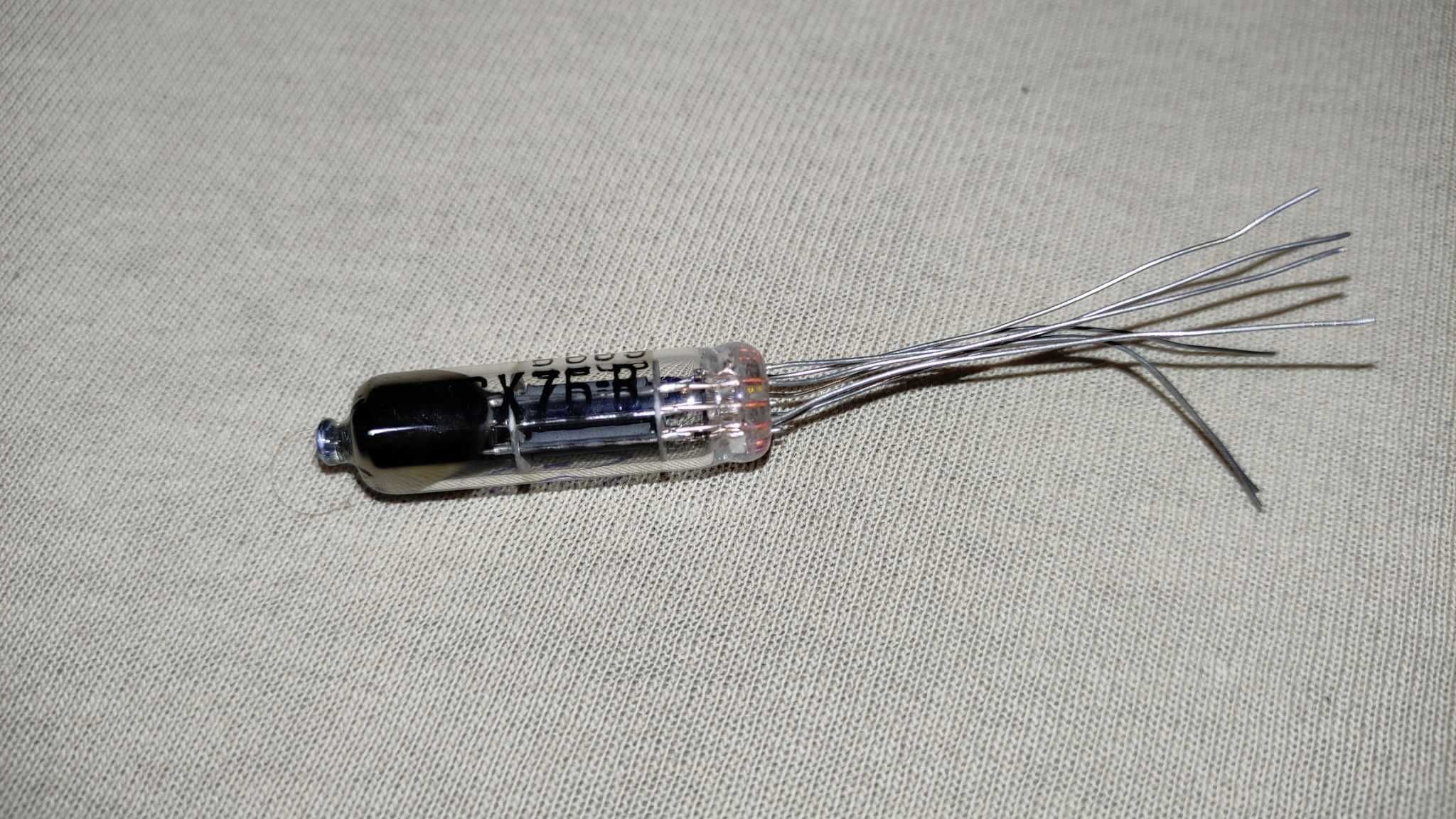 Lampa miniaturowa 6X7B-W podwójna dioda NOS 6 sztuk