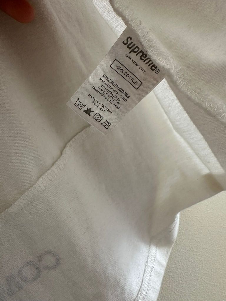 Supreme x Comme des Garcons SHIRT Split Box
Logo Tee White