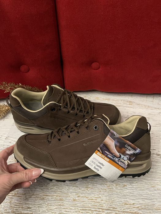 Lowa,оригінал,із натурального нубука і замші,розмір 42 1/2